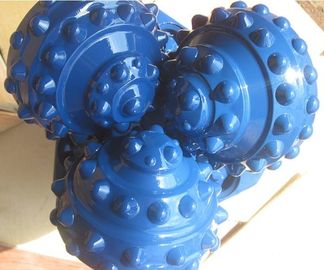 APIの炭化タングステン6 3/4&quot; IADC517石の油井の訓練のためのTricone穴あけ工具