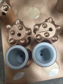 炭化タングステン ボタンの穴あけ工具の先を細くすること12のDegの不足分/長くワイシャツ