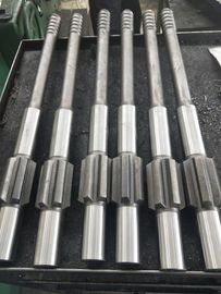 高精度はすねの穴あけ工具のアダプターR32 R38 T38 T45 T51の糸に通しました