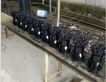 炭化タングステンは引き込み式の穴あけ工具ST68の低下の中心/きっかり表面を挿入します