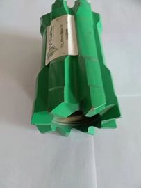 引き込み式の穴あけ工具4の穴を採鉱するT51は炭化物の穴あけ工具の緑色に通しました