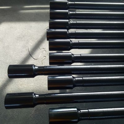 地下の黒い灰色色の訓練によって通されるドリル棒Mf T51 12ft