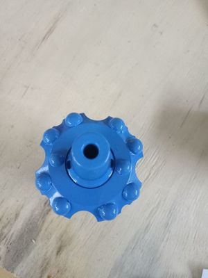 先を細くすること穴あけ工具の直径64mmおよび試験アダプターの直径22mmを広げる11度