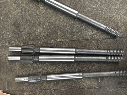 Furukawa HD609の石ドリルのためのT38ドリルのすねのアダプターの長さ690mmの顕著な棒