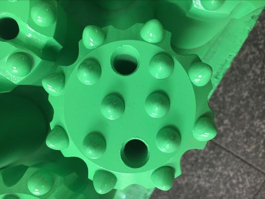 球形の弾道炭化タングステンの挿入物が付いているT38 76mm 89mmの常態/Retracボディによって通されるボタン ビット