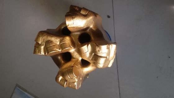 IADCのためのPDCの穴あけ工具の石の鋭い用具は滑らかな設計のゲージによってG4456 HY/M422をコードします