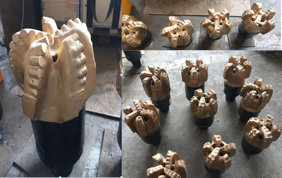 井戸/軽油の井戸の訓練のための鋼鉄ボディ/マトリックス ボディPDC穴あけ工具5の刃