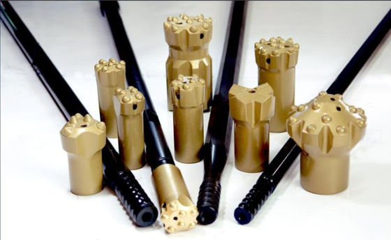 送風穴は石の鋭い機械のためのドリル棒 R32/R38/T38/T45/T51 に通しました